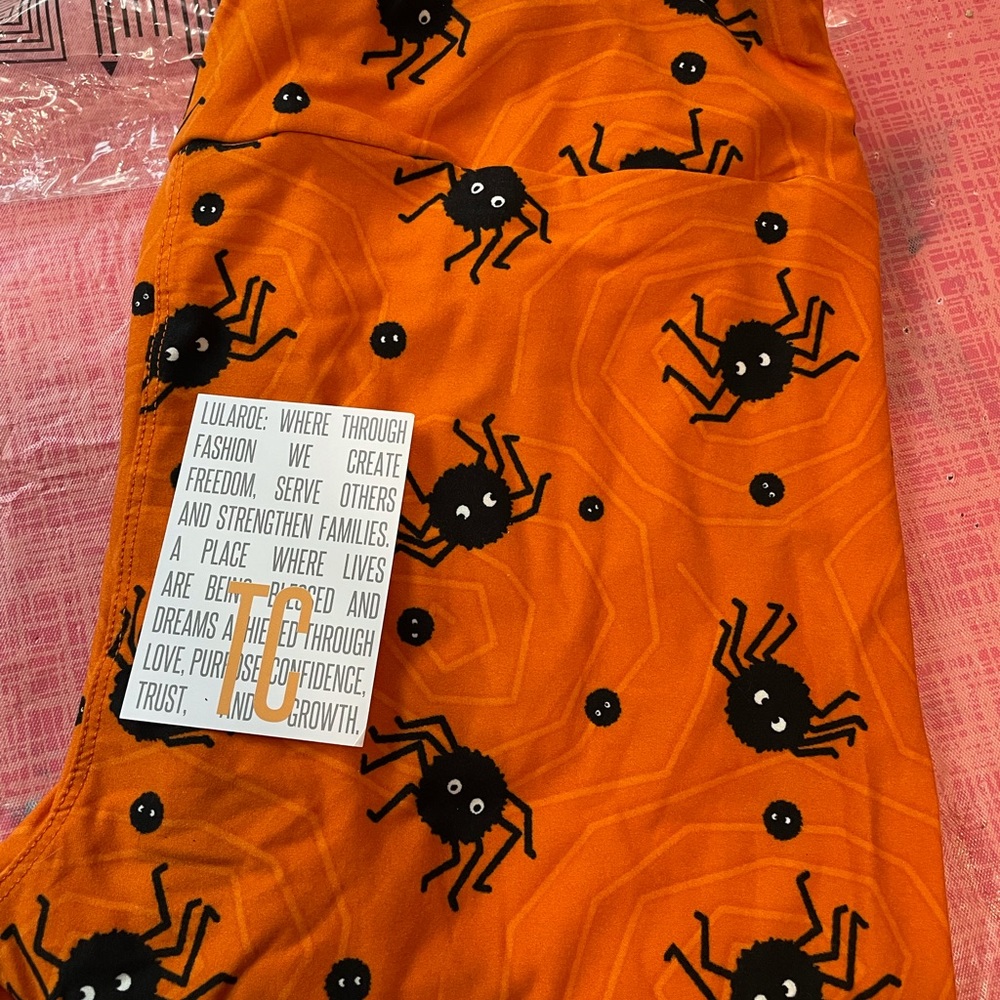 TC LuLaRoe Halloween leggings orange NWT